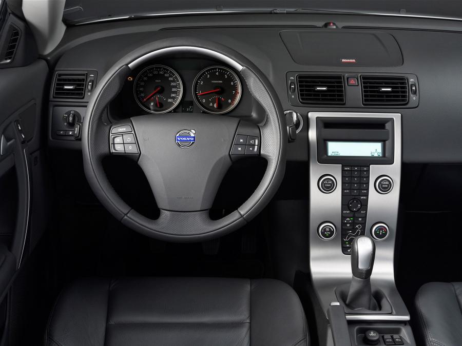  Volvo C70 T5 2005 года  (фото 36 из 93)